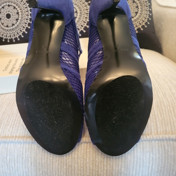 Nine West Sz(8) Navy Suede Mesh 3" Heel with Zipper back see thru open toe - Picture 8 of 10
